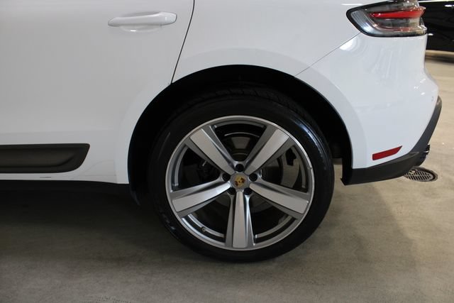 Used 2023 Porsche Macan Turbo AWD/4WD image 26