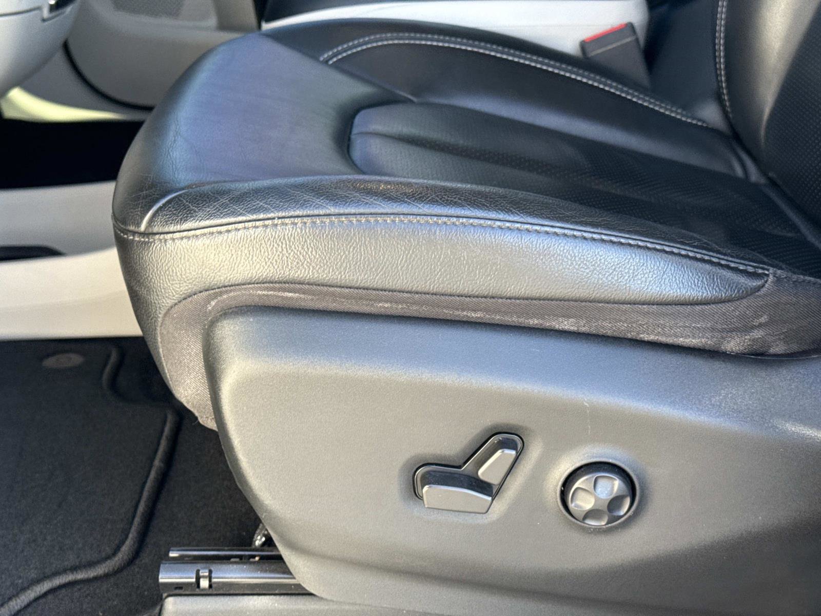 Certified 2022 Chrysler Pacifica Touring-L image 22