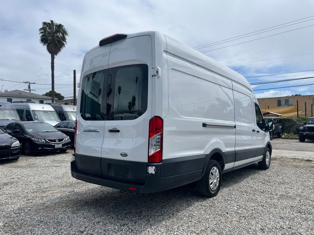 Used 2022 Ford E-Transit 148 High Roof Extended image 7