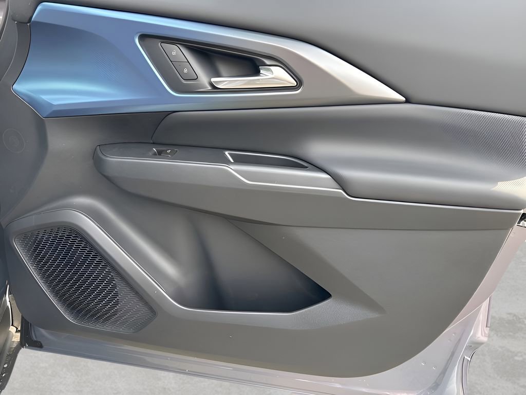 New 2026 Chevrolet Equinox EV LT w/ Convenience Package II image 10