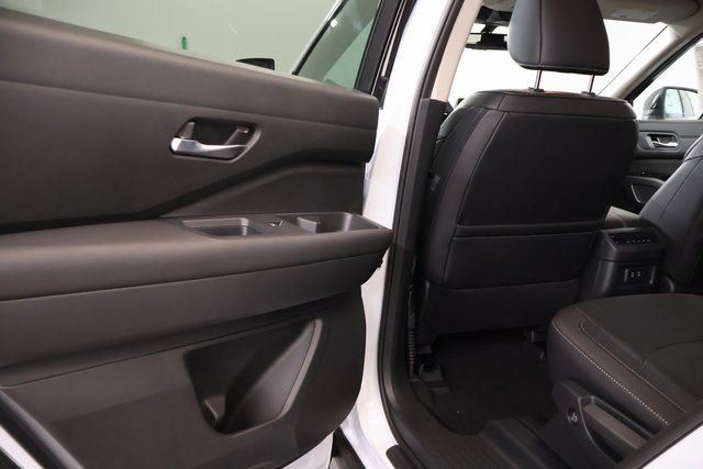 New 2026 Nissan Pathfinder SL image 25