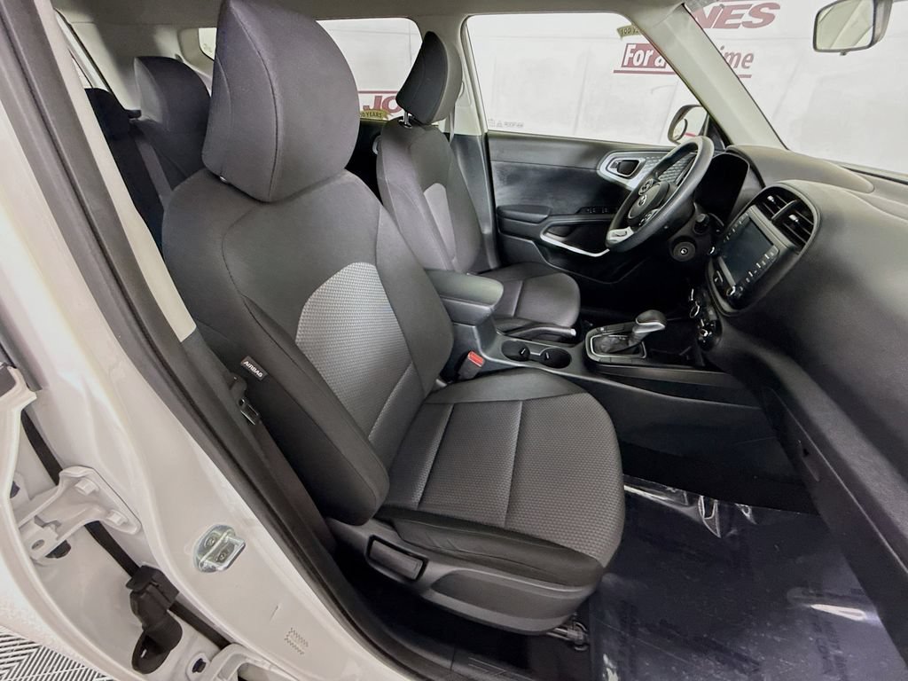 Used 2021 Kia Soul LX FWD image 29