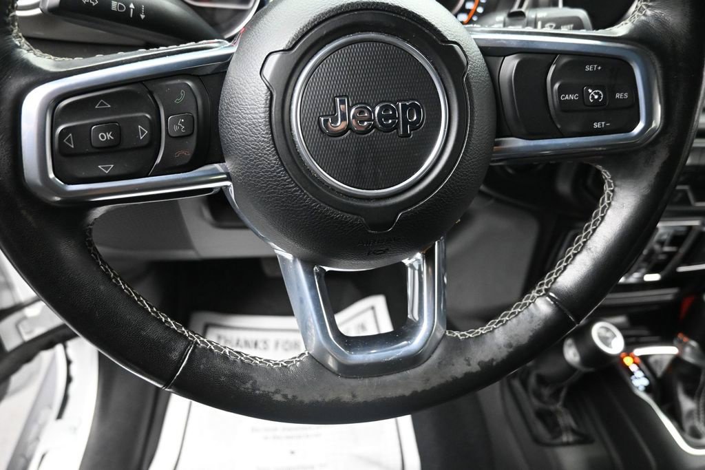 Used 2022 Jeep Wrangler Unlimited Sahara w/ Cold Weather Group AWD/4WD image 18