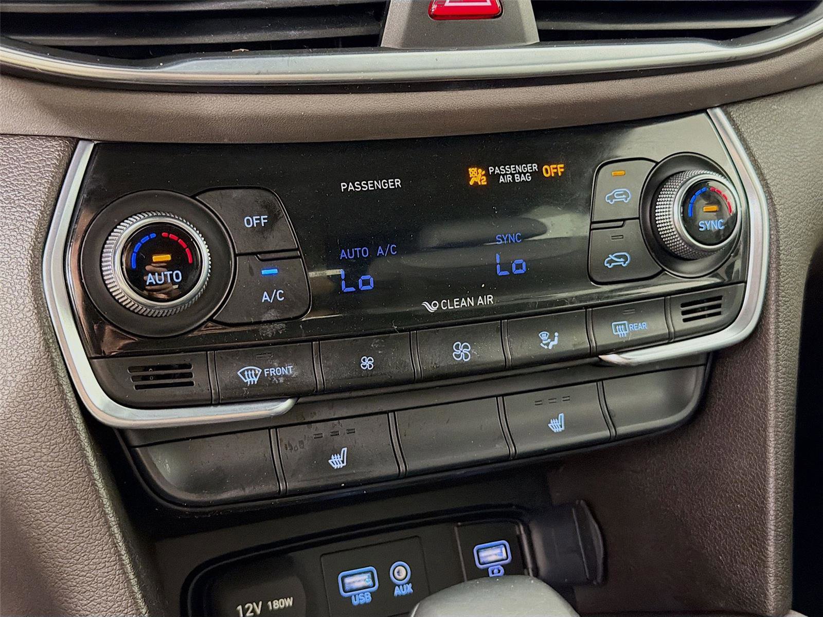 Used 2019 Hyundai Santa Fe SEL AWD/4WD image 16