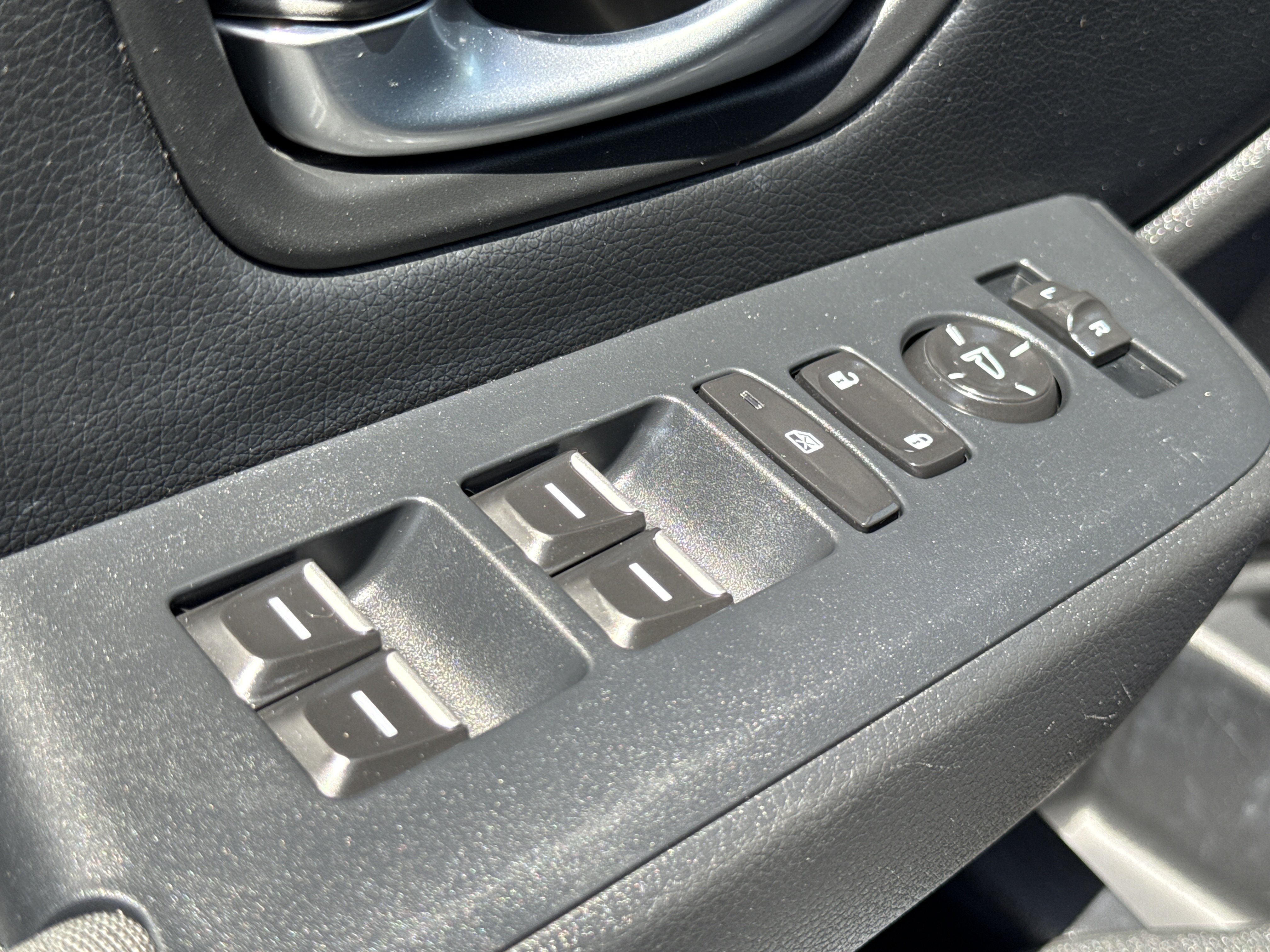 Certified 2025 Honda Pilot Sport image 25