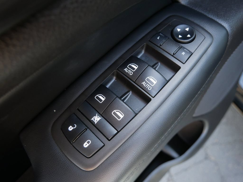 Used 2021 Jeep Grand Cherokee Laredo X AWD/4WD image 15
