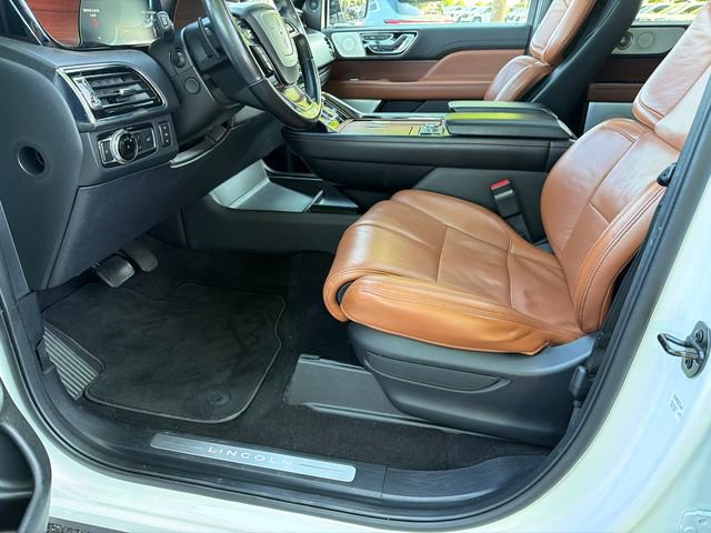 Used 2021 Lincoln Navigator L Reserve w/ Luxury Package AWD/4WD image 9