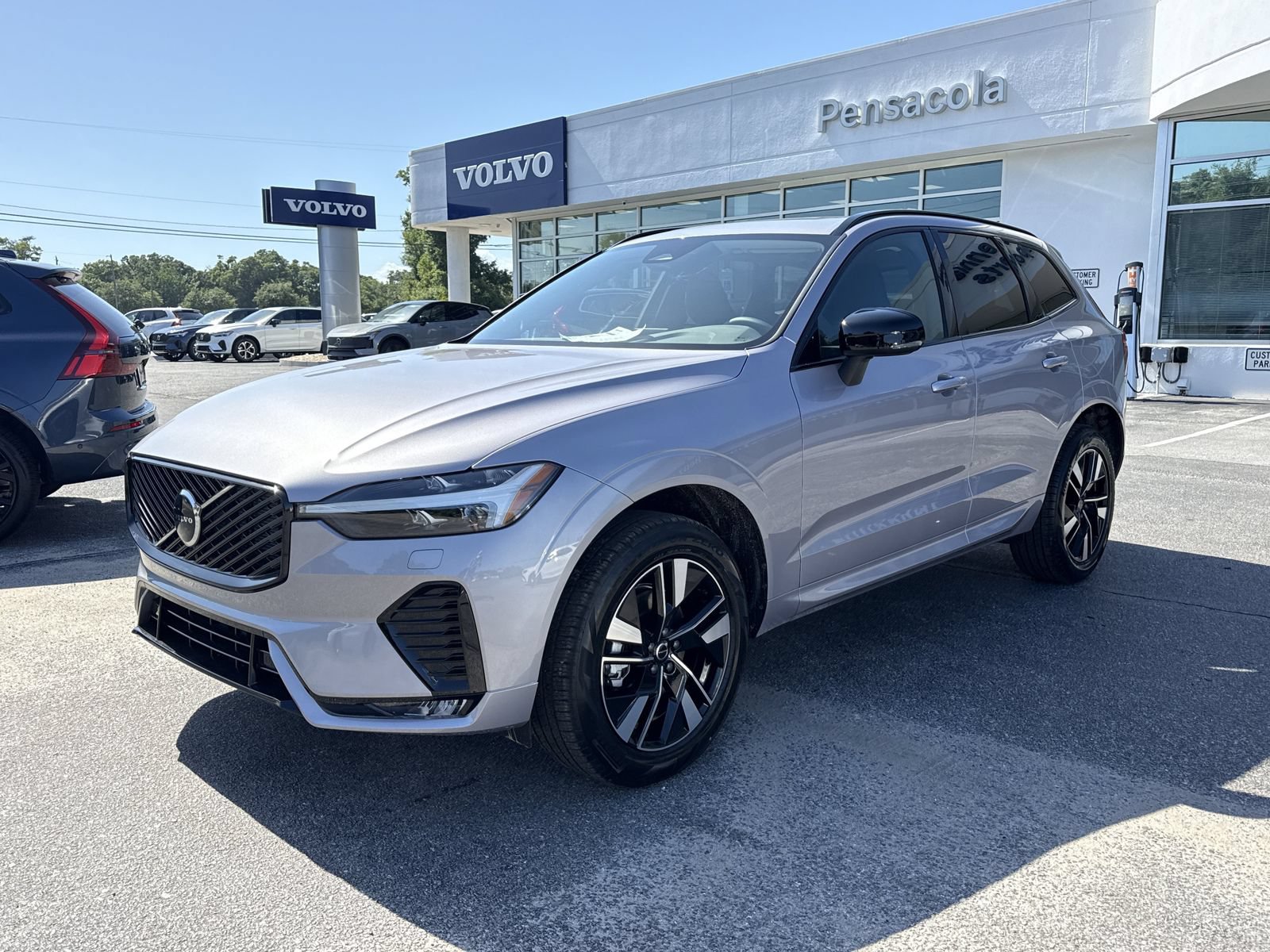 New 2026 Volvo XC60 B5 Core w/ Climate Package AWD/4WD image 1