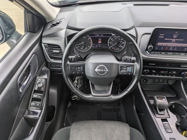 Used 2025 Nissan Rogue SV image 18