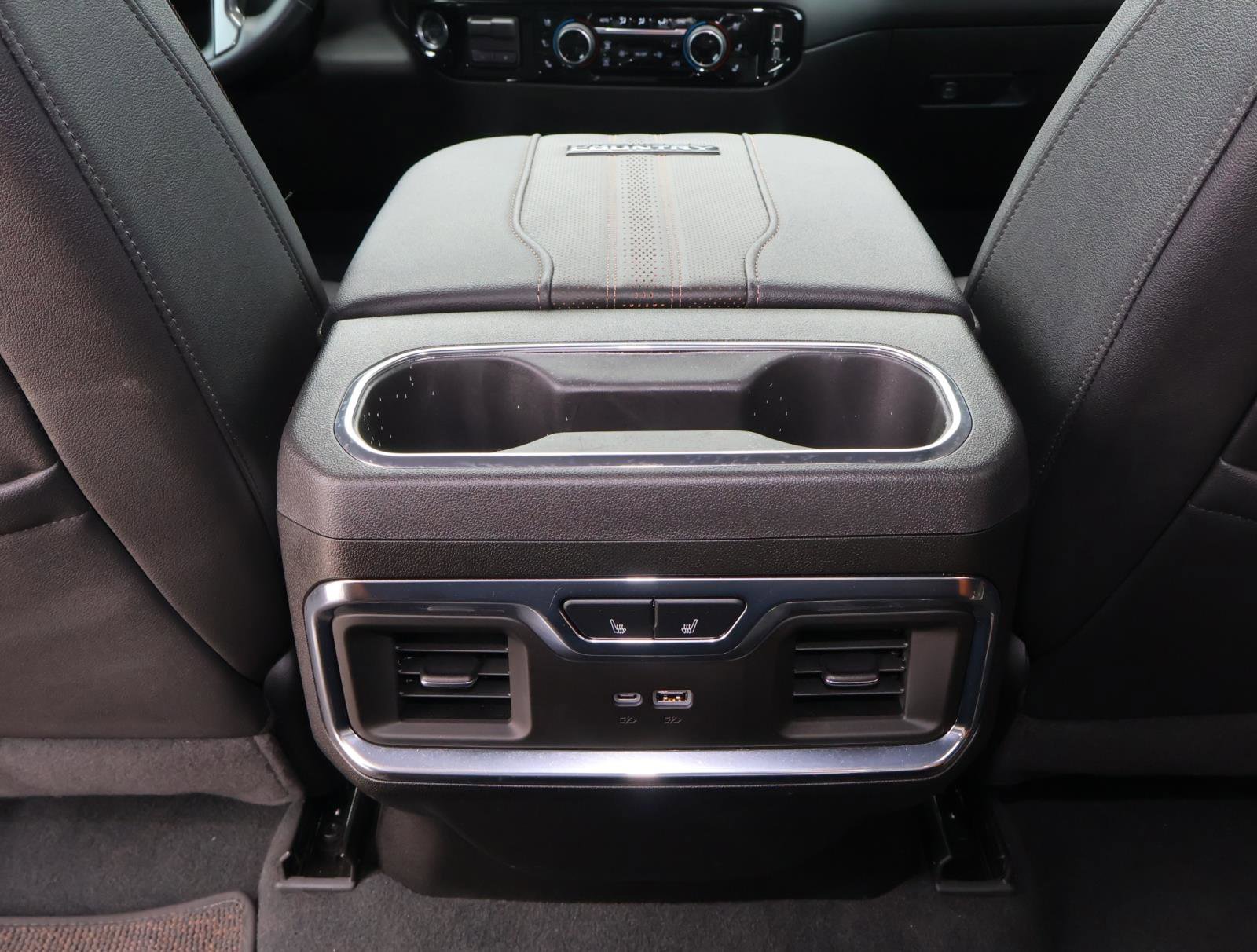 Used 2025 Chevrolet Silverado 2500 High Country w/ High Country Premium Package AWD/4WD image 15
