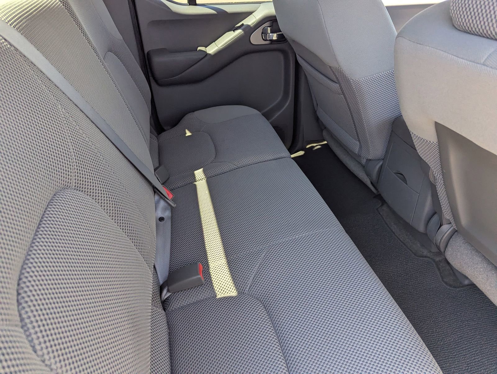 Used 2011 Nissan Frontier SV RWD image 13