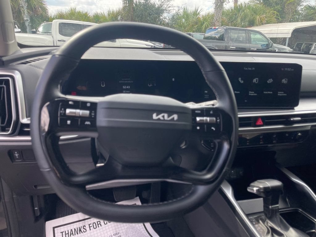 Used 2026 Kia Sorento LX FWD image 16