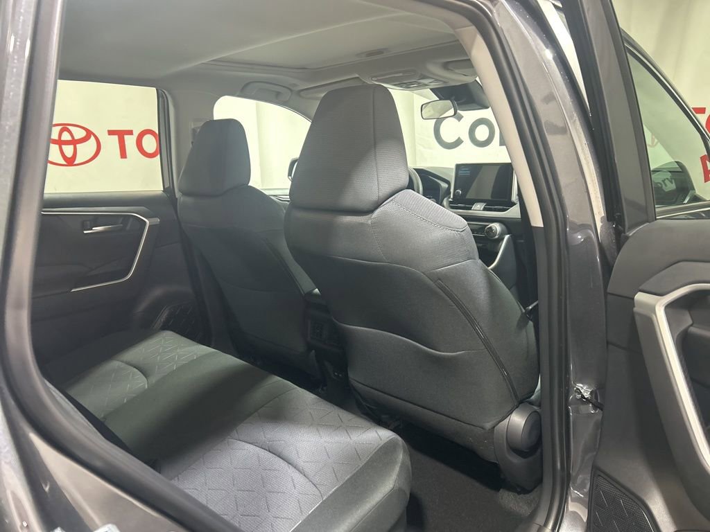 Used 2025 Toyota RAV4 XLE image 15