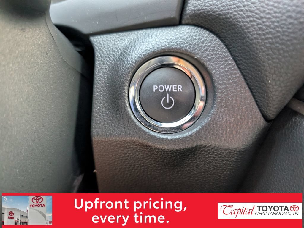 Used 2025 Toyota RAV4 XLE AWD/4WD image 20