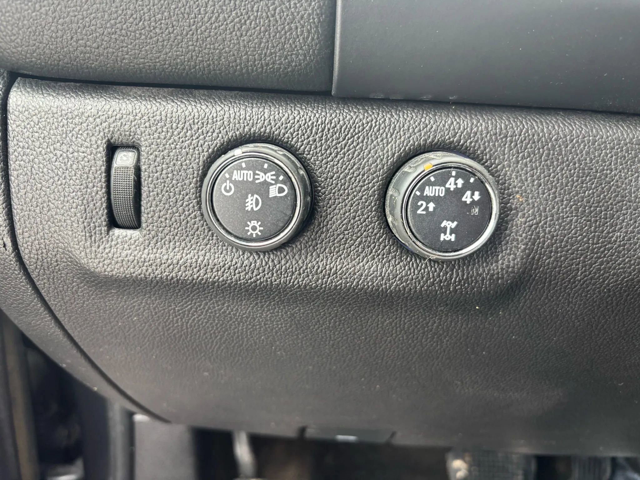 Used 2016 GMC Canyon SLE w/ All Terrain Adventure Package image 20