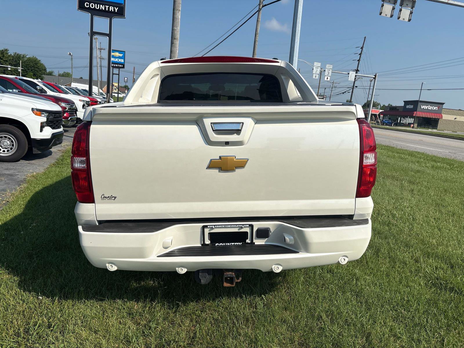 Used 2013 Chevrolet Avalanche LTZ AWD/4WD image 4