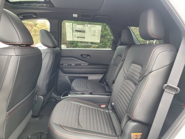 New 2026 Nissan Pathfinder Rock Creek w/ Rock Creek Premium Package AWD/4WD image 11