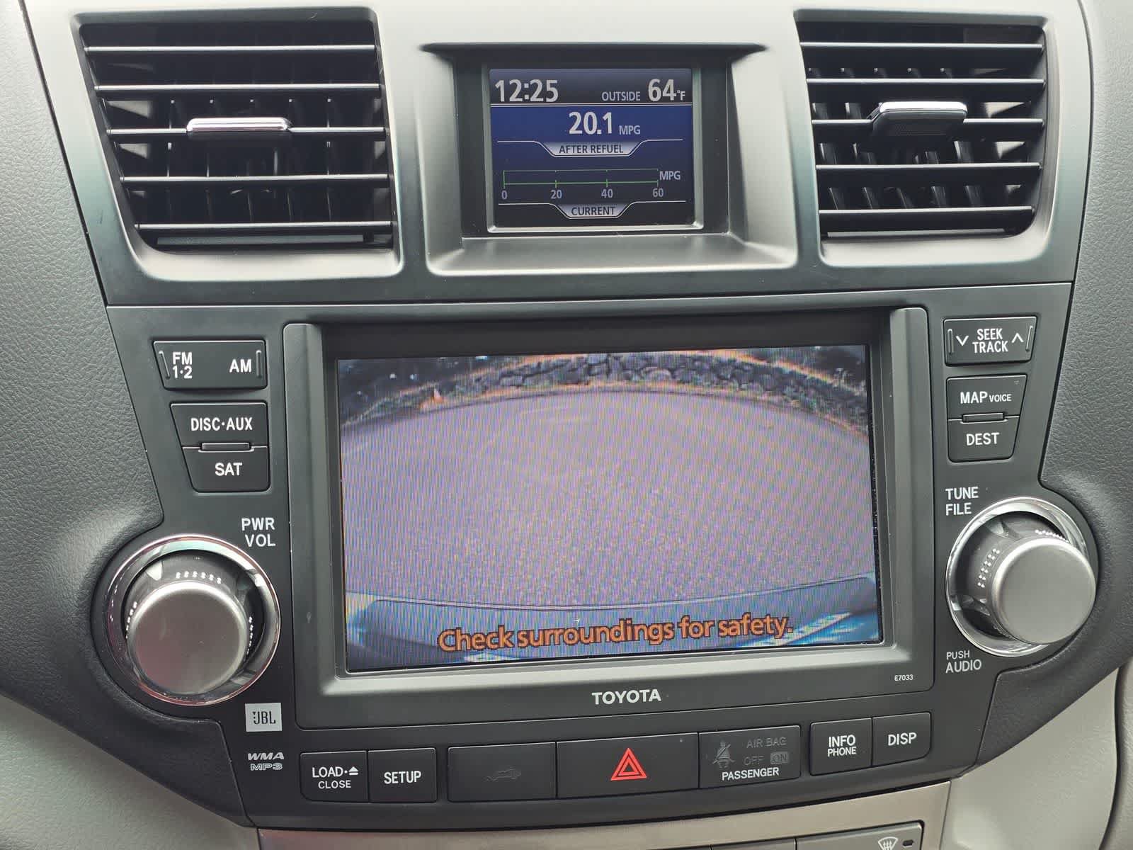 Used 2011 Toyota Highlander SE w/ Tow Pkg AWD/4WD image 23