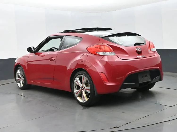 Used 2013 Hyundai Veloster w/ Style Pkg FWD image 9