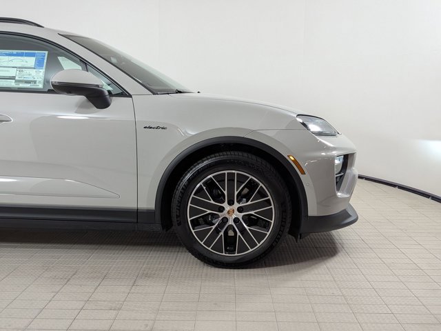 New 2026 Porsche Macan Electric RWD image 10