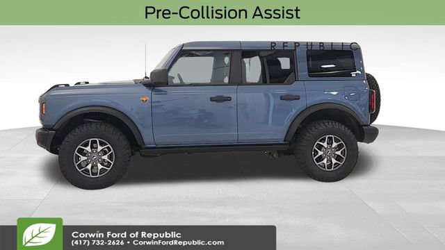 Used 2025 Ford Bronco Badlands image 5