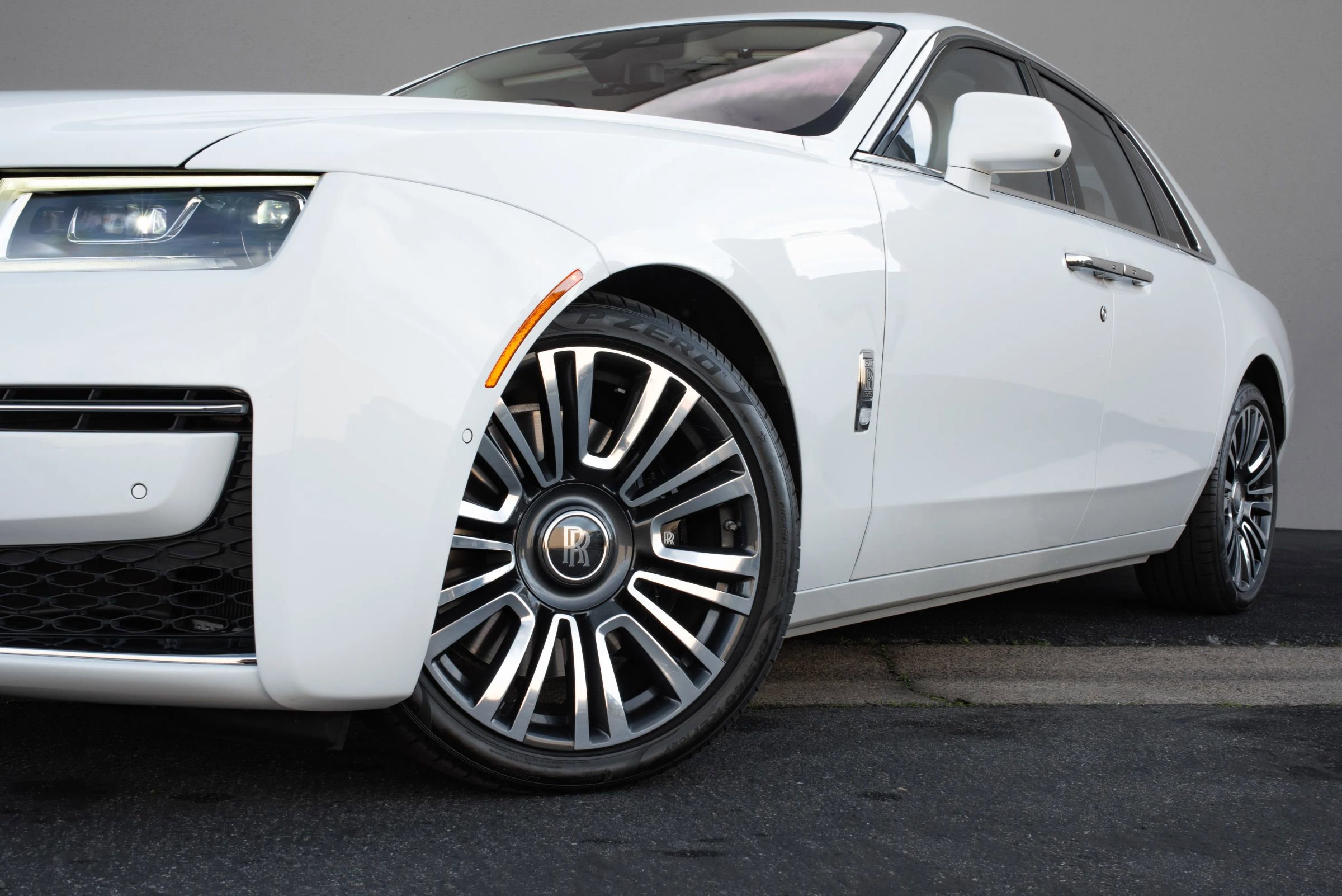 Used 2024 Rolls-Royce Ghost image 38