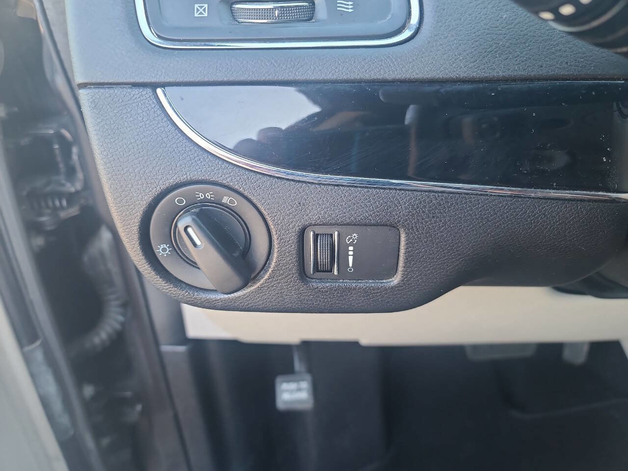 Used 2016 Dodge Grand Caravan SE image 18