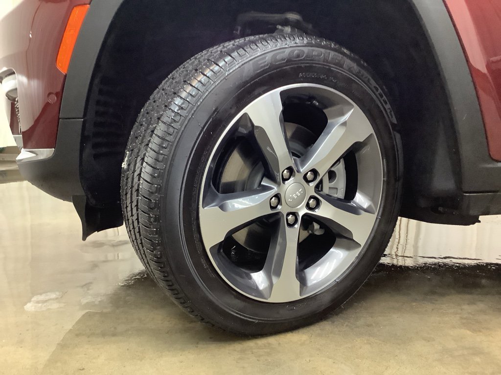 Used 2025 Jeep Grand Cherokee L Limited w/ Luxury Tech Group II image 31