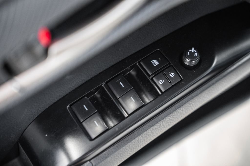 Used 2025 Toyota Camry SE FWD image 37