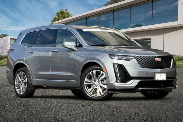 Certified 2025 Cadillac XT6 Premium Luxury image 2