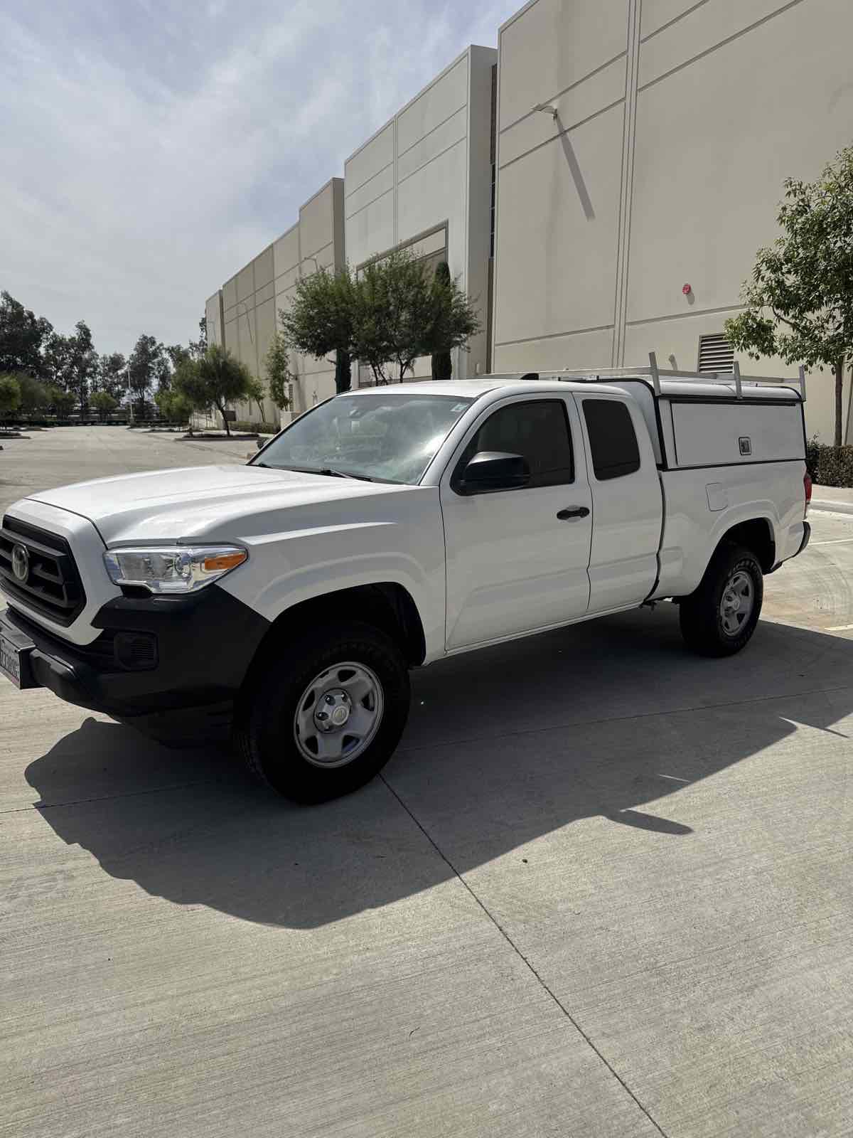 Used 2022 Toyota Tacoma SR image 2