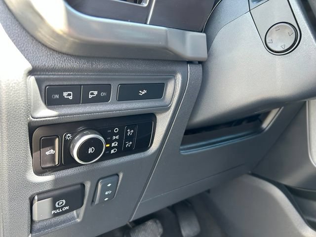 Used 2023 Ford F150 Lariat w/ Equipment Group 502A High AWD/4WD image 31
