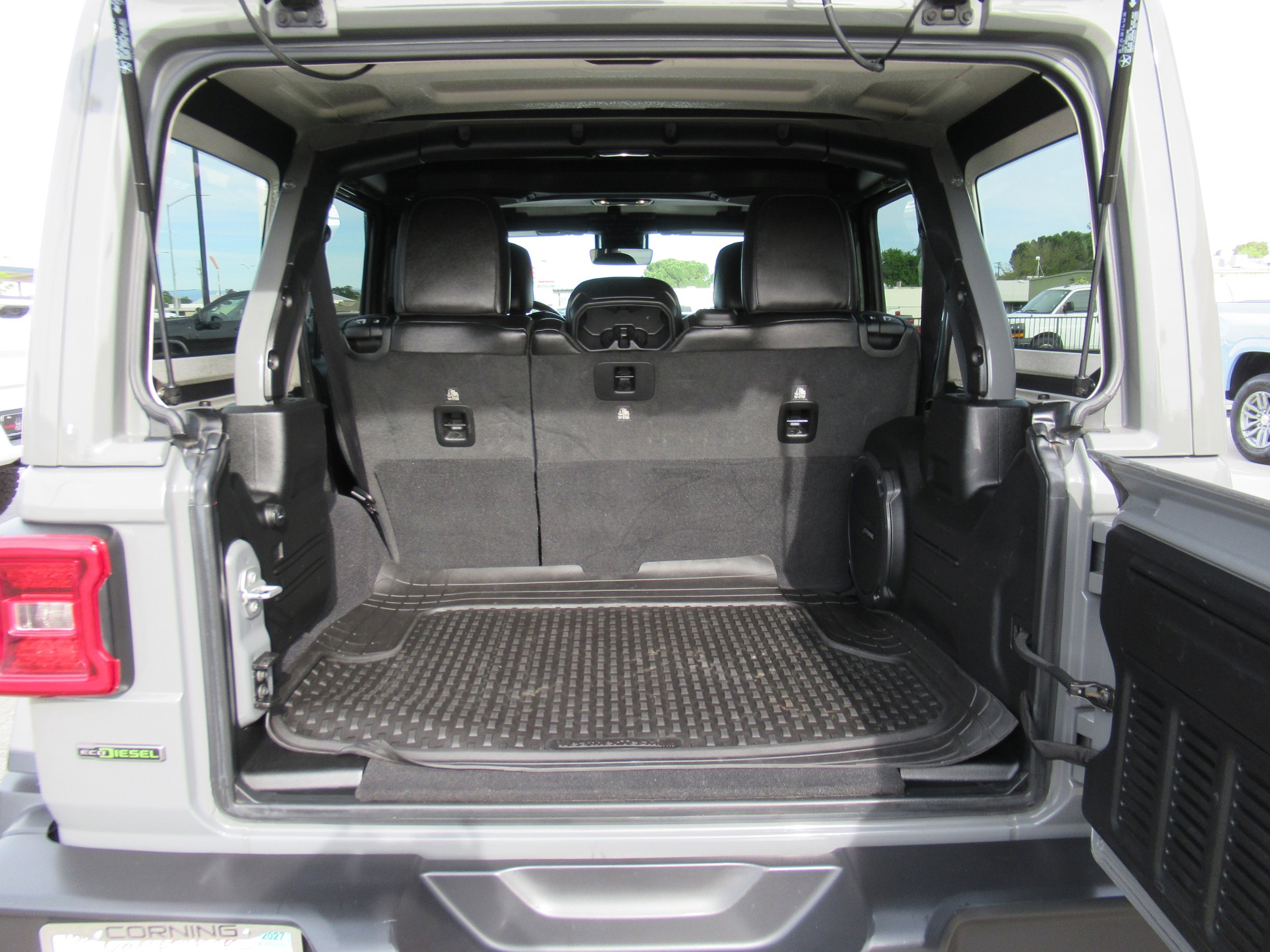Used 2022 Jeep Wrangler Unlimited Rubicon w/ LED Lighting Group AWD/4WD image 17