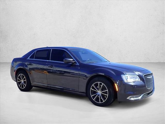Used 2016 Chrysler 300 Limited w/ Driver Convenience Group image 4