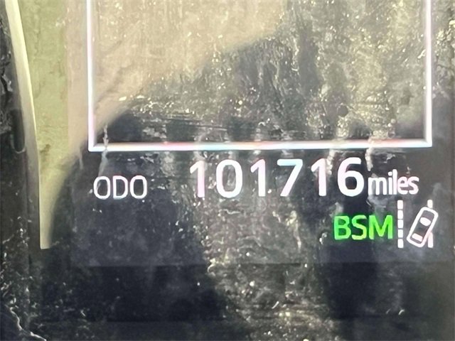 Used 2018 Toyota Camry LE image 26