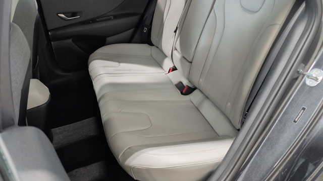 Certified 2023 Hyundai Elantra Limited FWD image 23