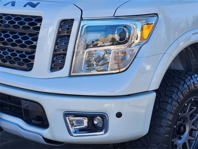 Used 2018 Nissan Titan PRO-4X w/ Pro-4x Convenience Package image 12