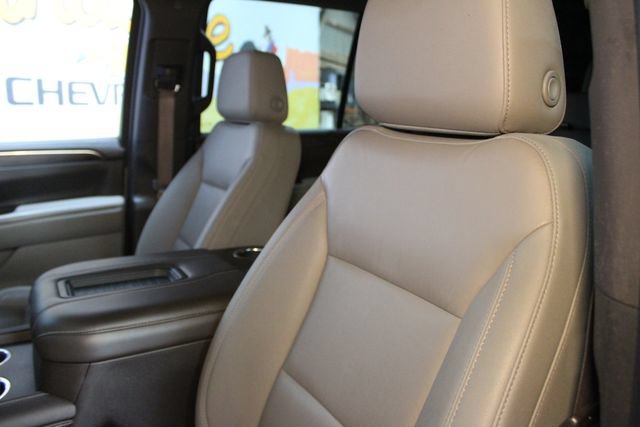 Used 2022 Chevrolet Tahoe LT w/ Luxury Package AWD/4WD image 22