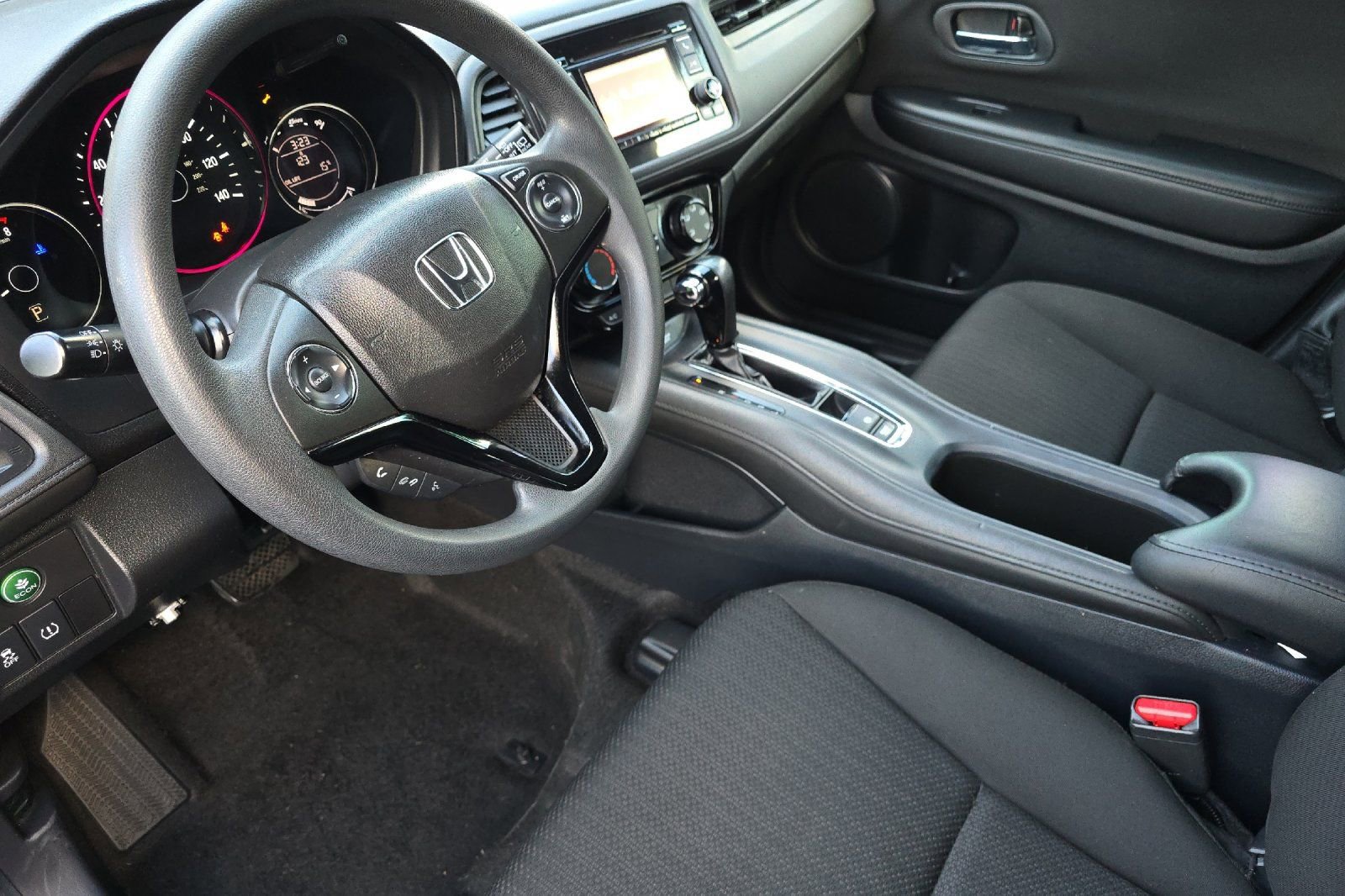 Used 2016 Honda HR-V LX image 11