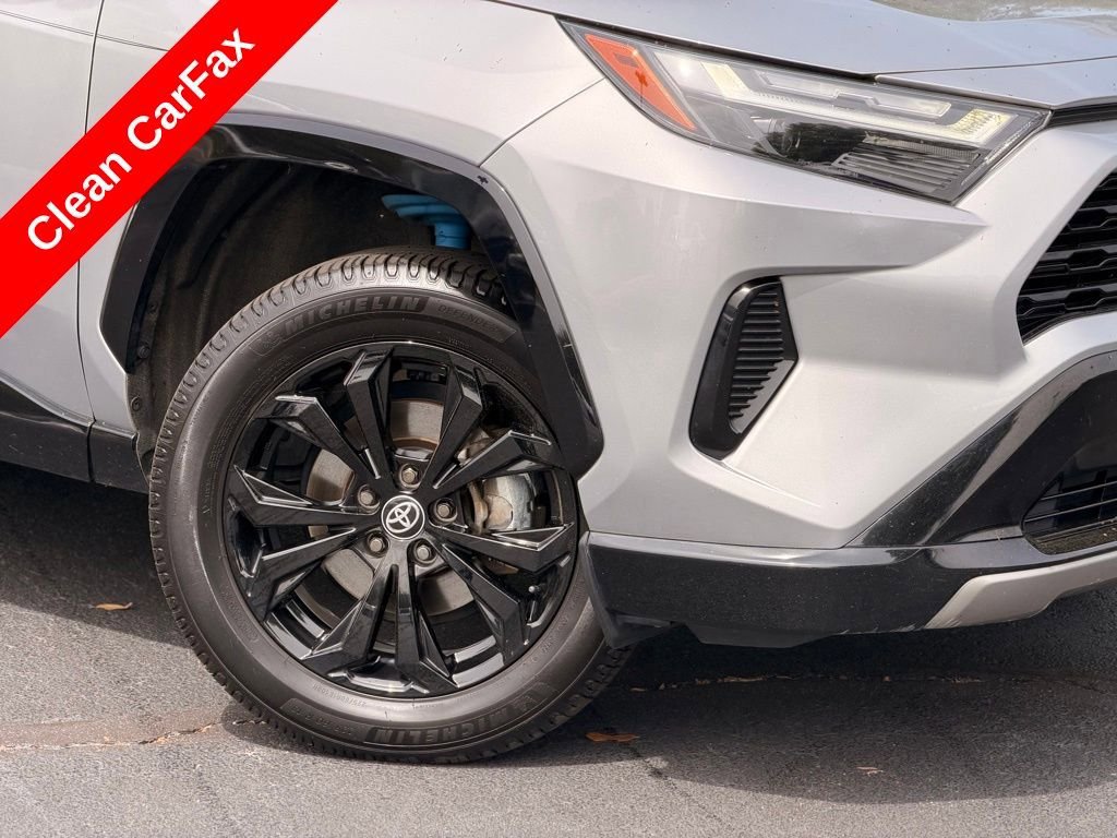 Used 2023 Toyota RAV4 SE image 5