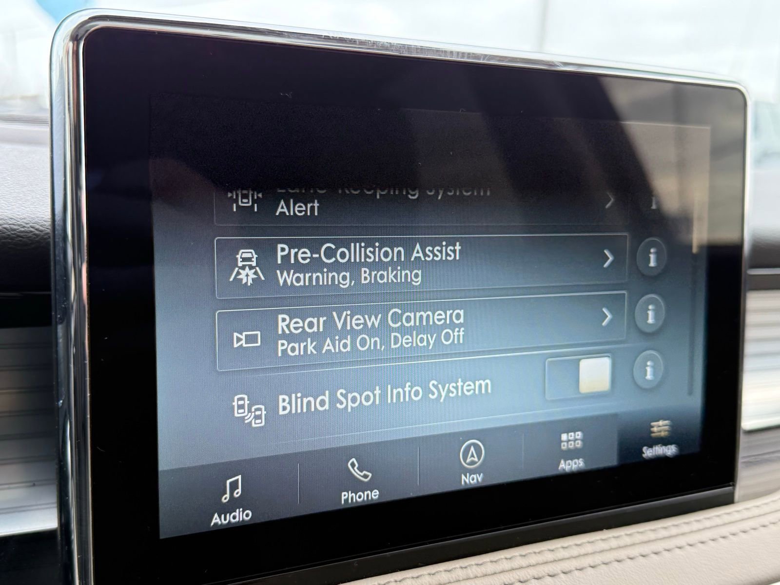 Used 2022 Lincoln Corsair AWD w/ Premium Package image 27