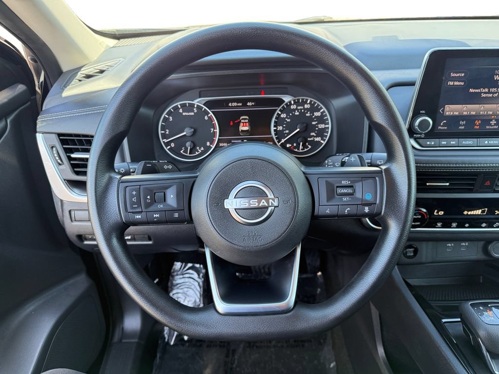 Used 2024 Nissan Rogue SV FWD image 12