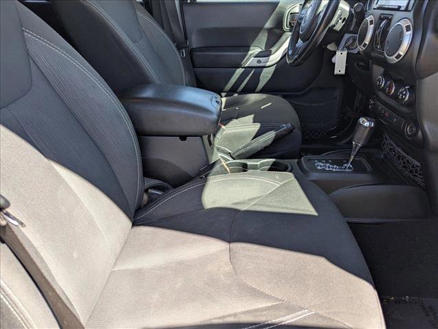 Used 2018 Jeep Wrangler Unlimited Sahara w/ Max Tow Package AWD/4WD image 19