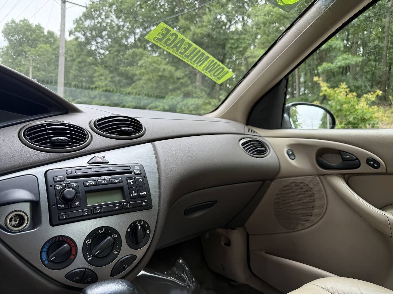 Used 2002 Ford Focus ZTS FWD image 12