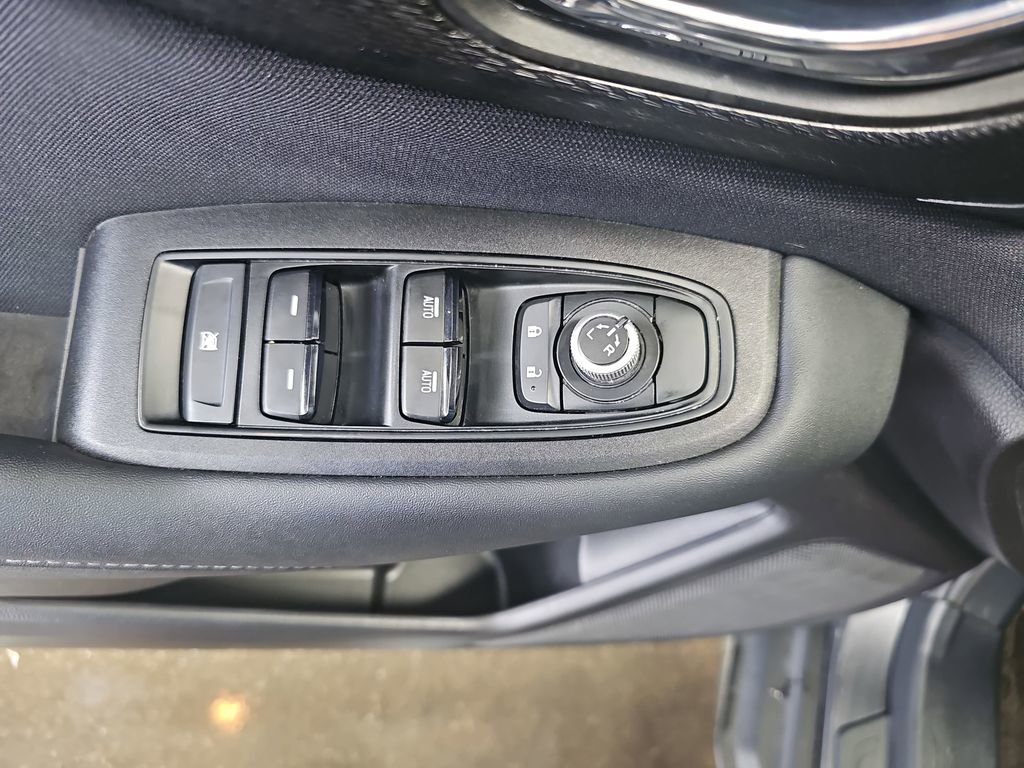 Used 2023 Subaru Outback Premium AWD/4WD image 27