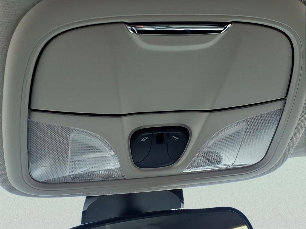 Used 2020 Jeep Cherokee Latitude Plus w/ Cold Weather Group image 28