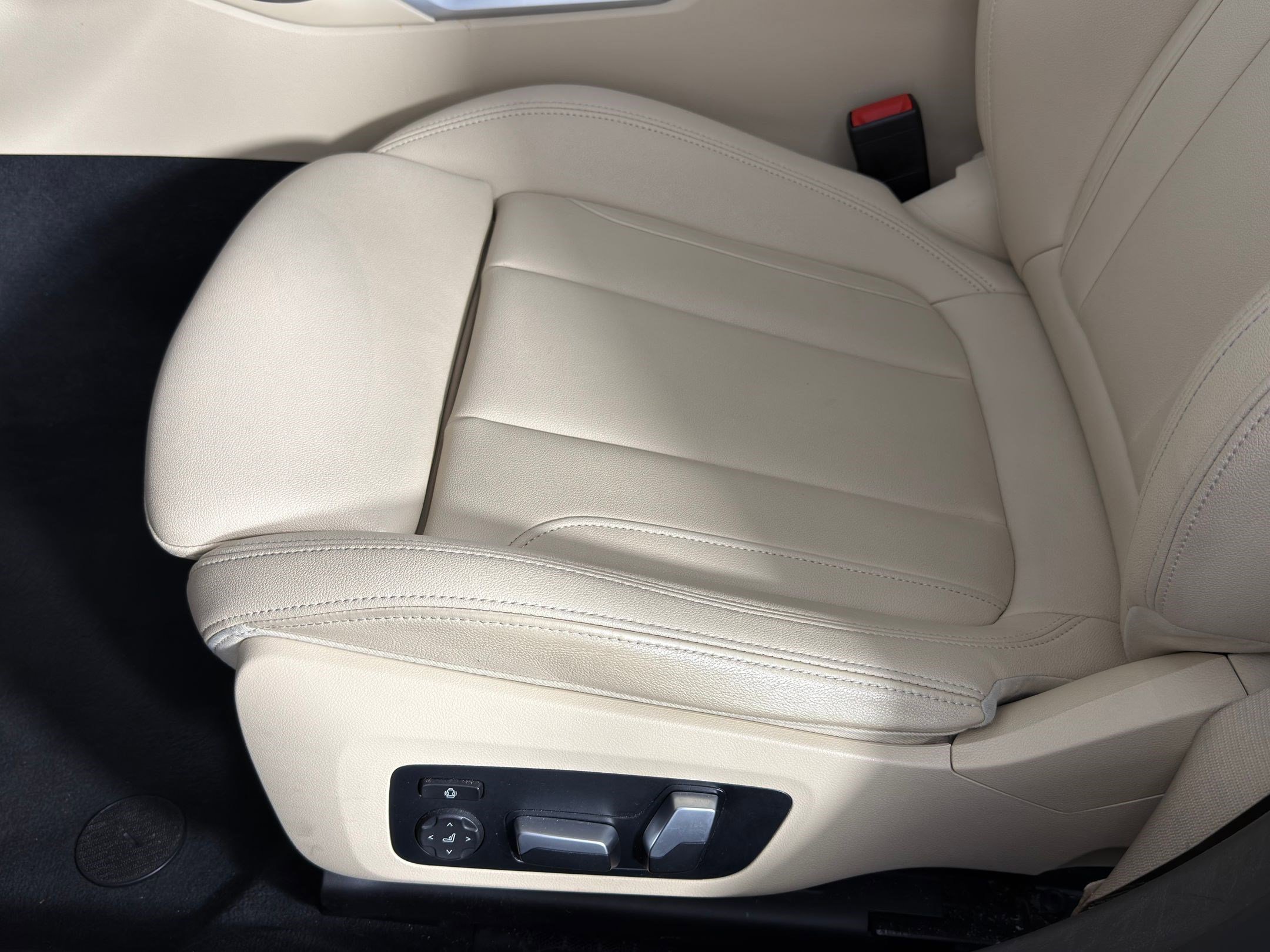 Used 2021 BMW 330i Sedan image 11