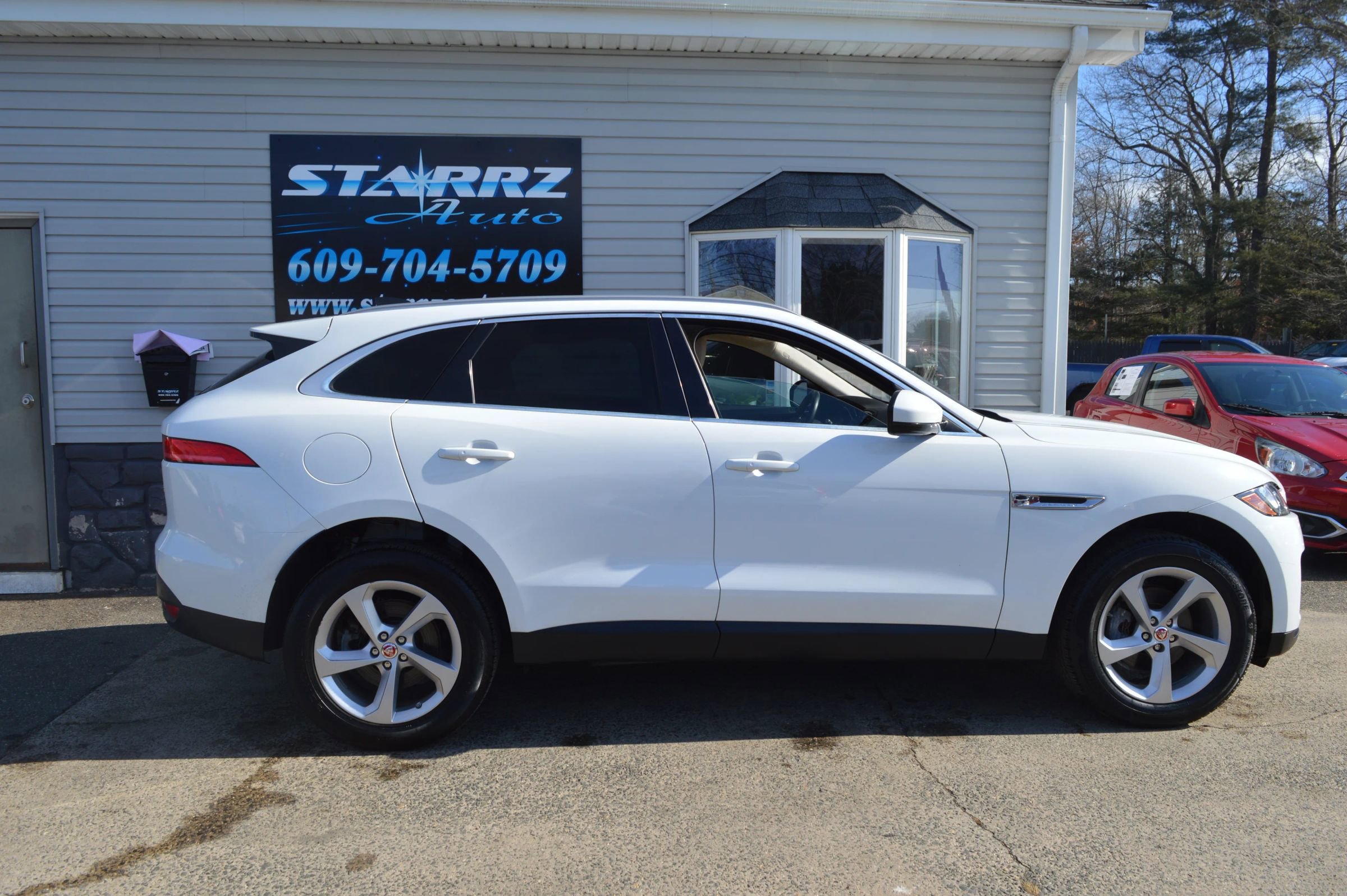 Used 2020 Jaguar F-PACE Premium image 6