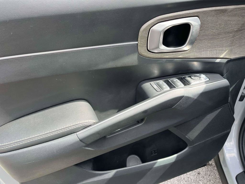 Used 2023 Kia Sorento X-Line EX image 13