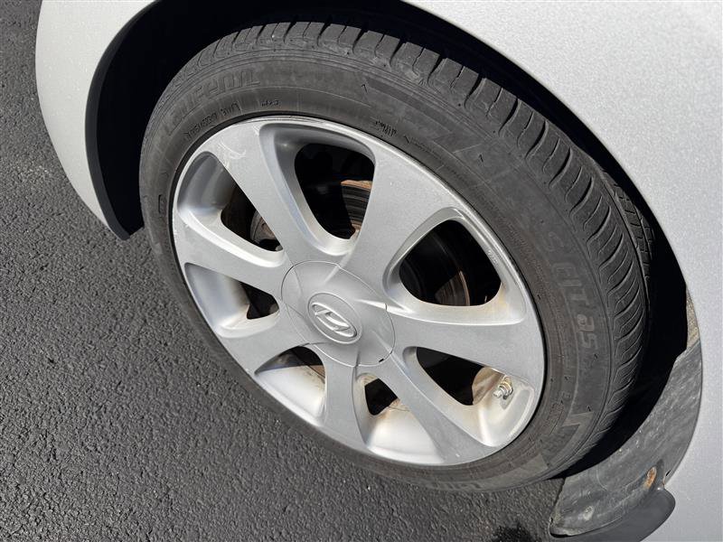 Used 2013 Hyundai Elantra Limited w/ Technology Pkg image 14